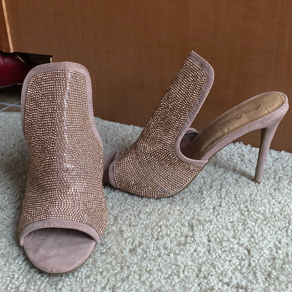 Anne Michelle heels
